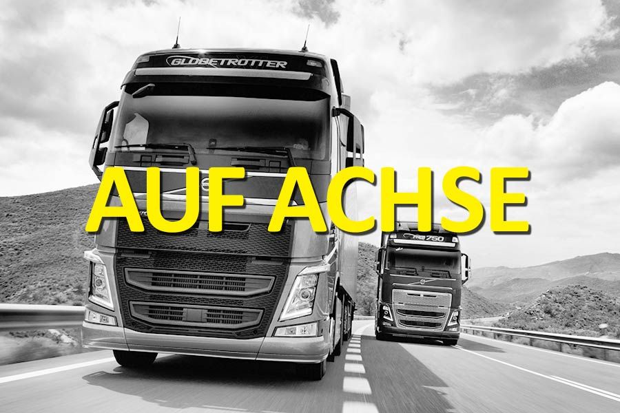 Zwei LKWs "Auf Achse"