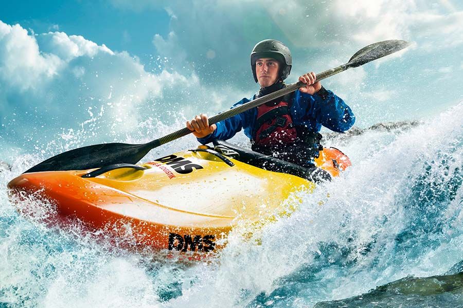 River Rafting mit DMS-Logo aus Boot