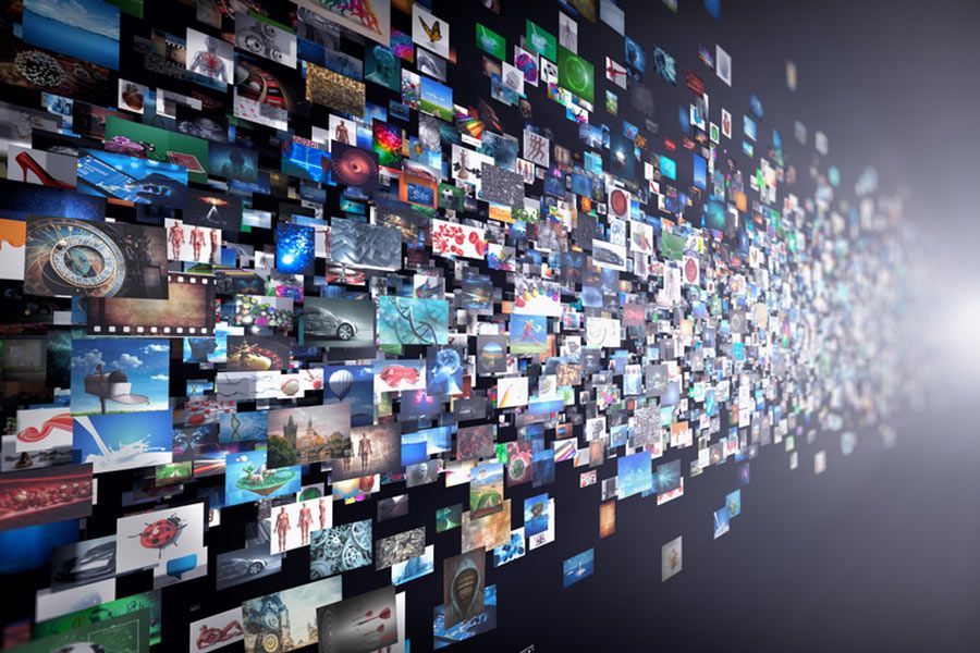 Symbolfoto viele Bildschirme