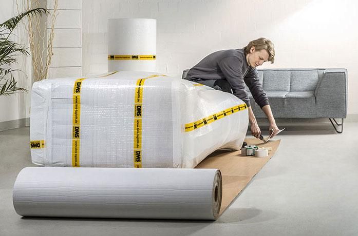 Verpackung eines Möbelstücks